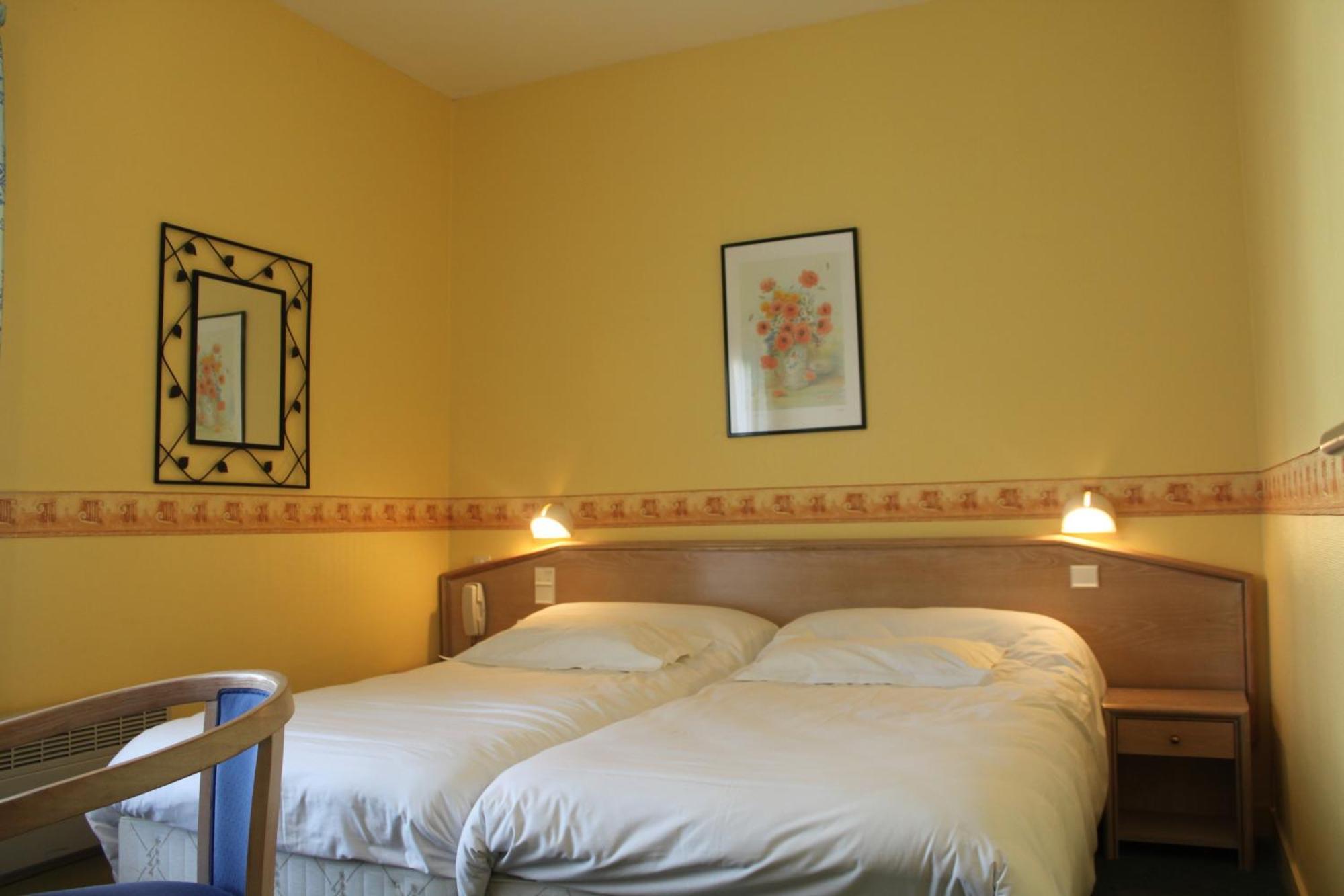 Hotel Des Bains Lancieux Quarto foto